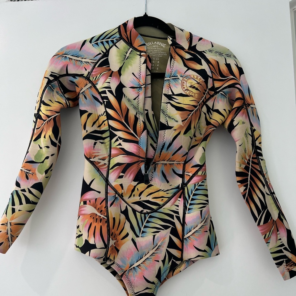 Billabong spring suit - gently used